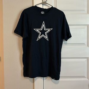 Dallas Cowboys T-shirt.